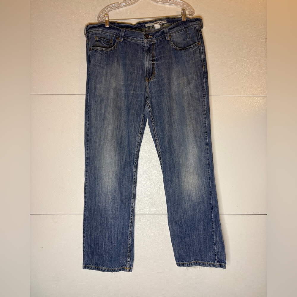DKNY Men's Relaxed Fit Blue Jeans